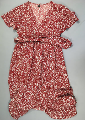 Robe m.c bordeaux fleurie + ceinture, moins cher chez Petit Kiwi