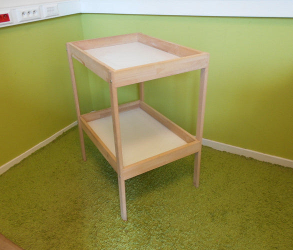 Table à langer + paniers de rangement, moins cher chez Petit Kiwi