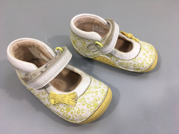 Chaussures ouvertes en cuir blanc fleurs vertes noeuds Clarks, 19