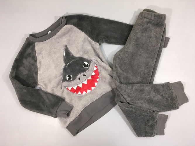 Pyjama 2pcs velours gris requins, moins cher chez Petit Kiwi