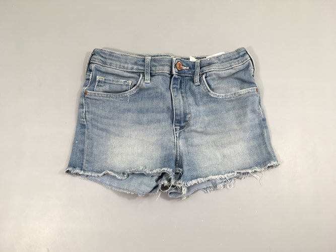 Short en jean effet effiloché, moins cher chez Petit Kiwi