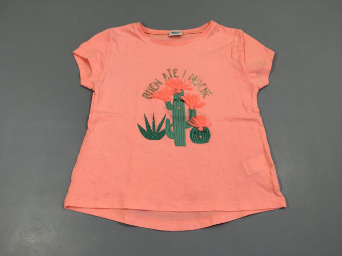 T-shirt m.c rose néon cactus, légèrement bouloché t petite tache à l'arrière, moins cher chez Petit Kiwi