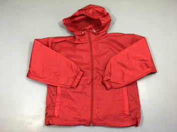 Veste coupe vent à capuche rouge