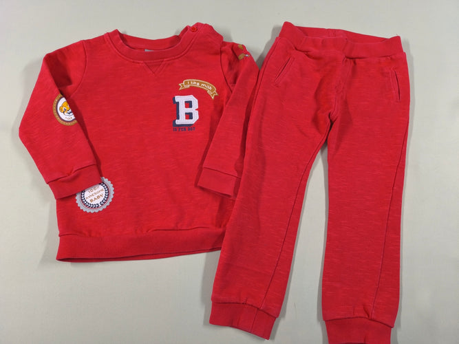 Sweat rouge écusson B "i like milk" + Pantalon molleton rouge, moins cher chez Petit Kiwi