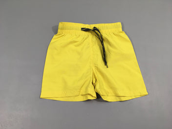 Short jaune de sport