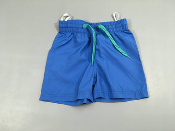 Short bleu de sport