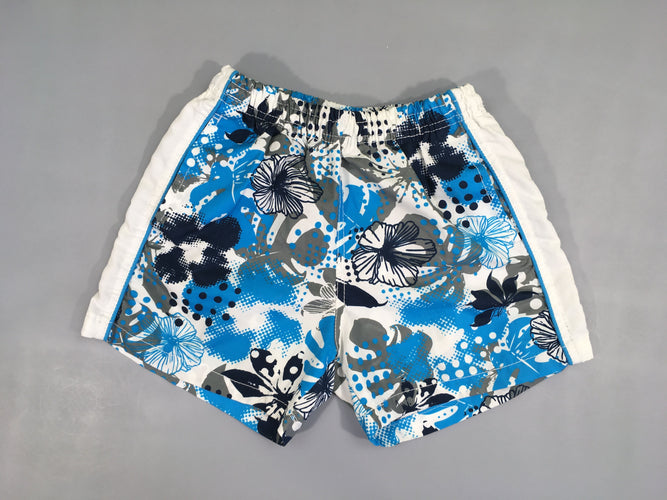 Maillot short blanc motifs fleuris bleus, moins cher chez Petit Kiwi