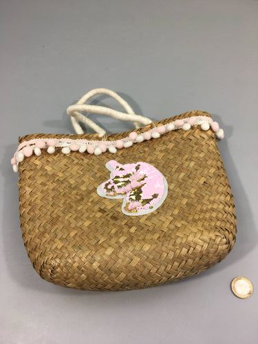 Sac en osier ponpons roses licorne sequins, moins cher chez Petit Kiwi