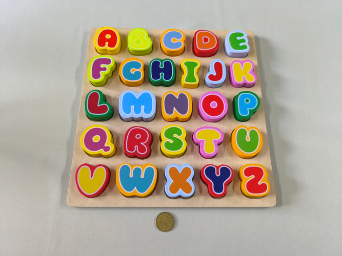 Puzzle en bois alphabet, moins cher chez Petit Kiwi