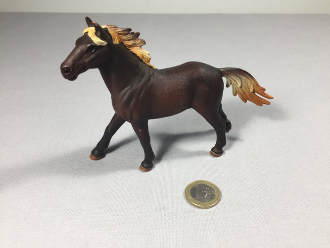 Schleich Cheval brun, moins cher chez Petit Kiwi