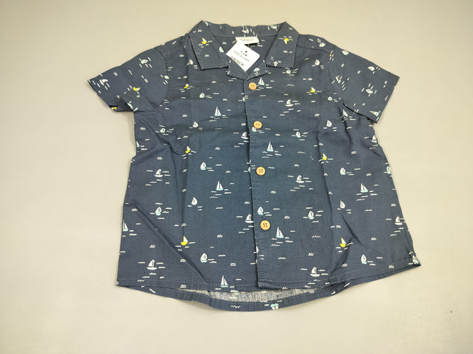 NEUVE Chemise m.c bleu marine motifs voiliers, moins cher chez Petit Kiwi