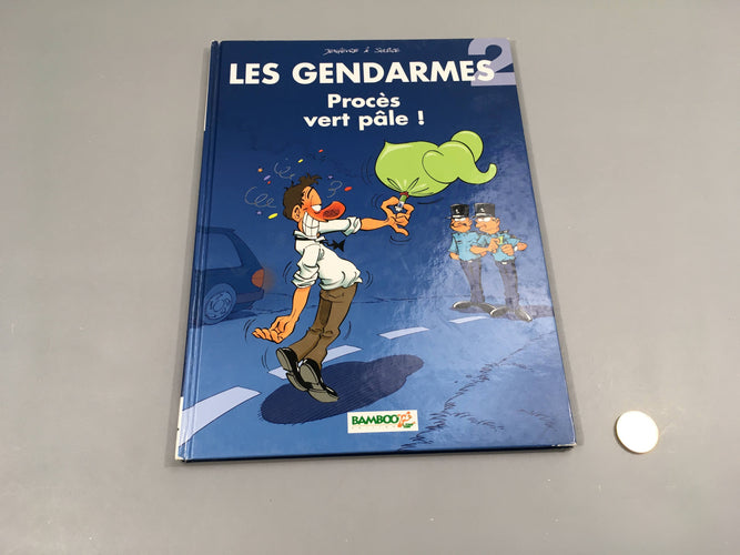 Les gendarmes  2 - Procès vert pâle!, moins cher chez Petit Kiwi