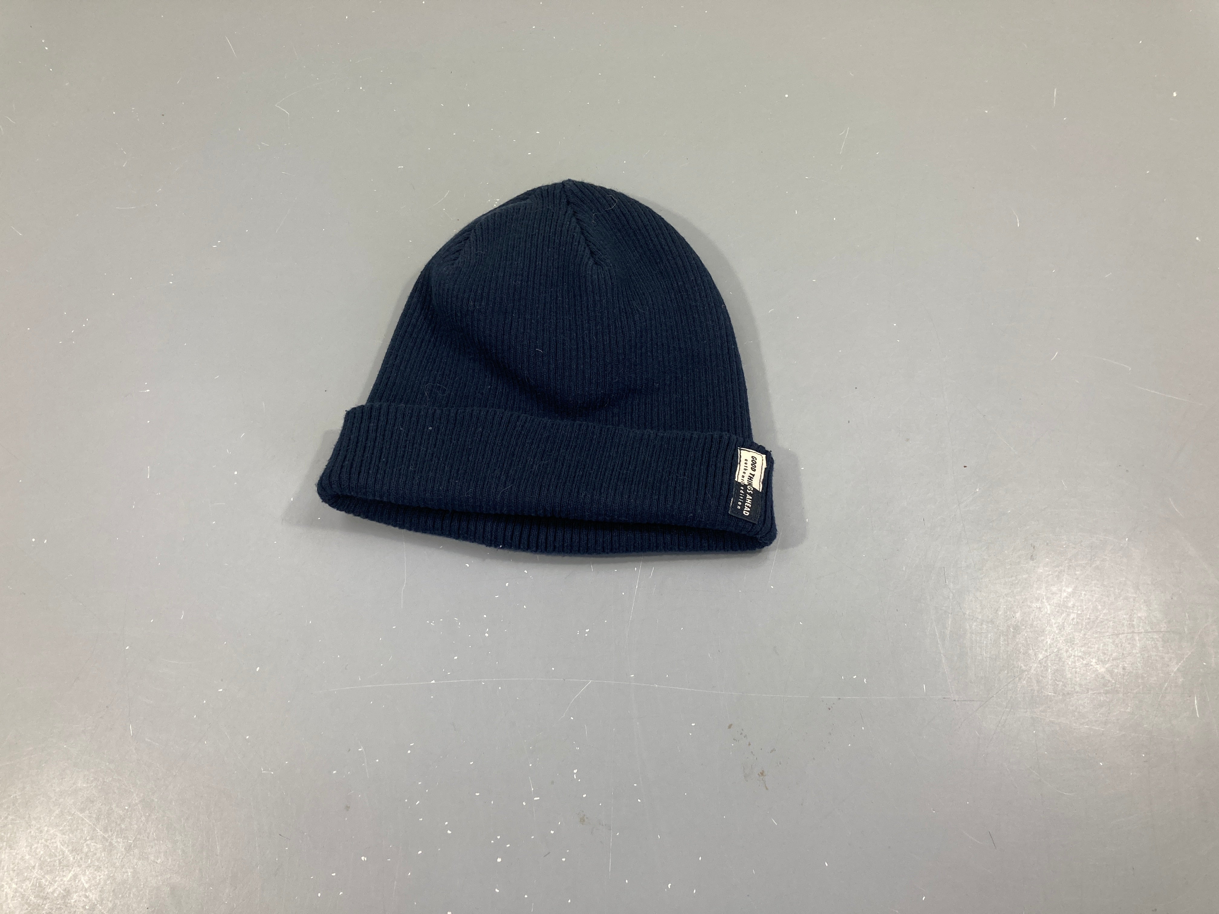 Bonnet bleu foncé côtelé