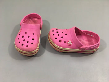 Sabots Crocs roses, portés C9, 25-26