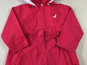 Veste enduite rouge à capuche, Bécassine