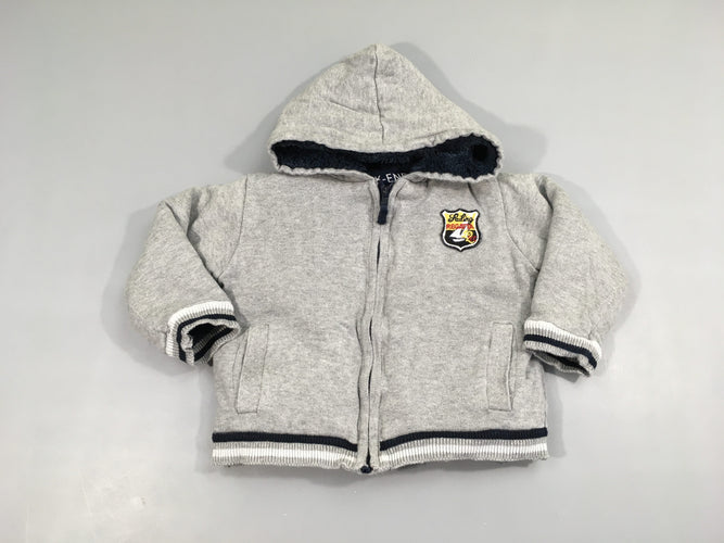 Gilet à capuche gris doublé peluche écusson-Légèrement bouloché, moins cher chez Petit Kiwi