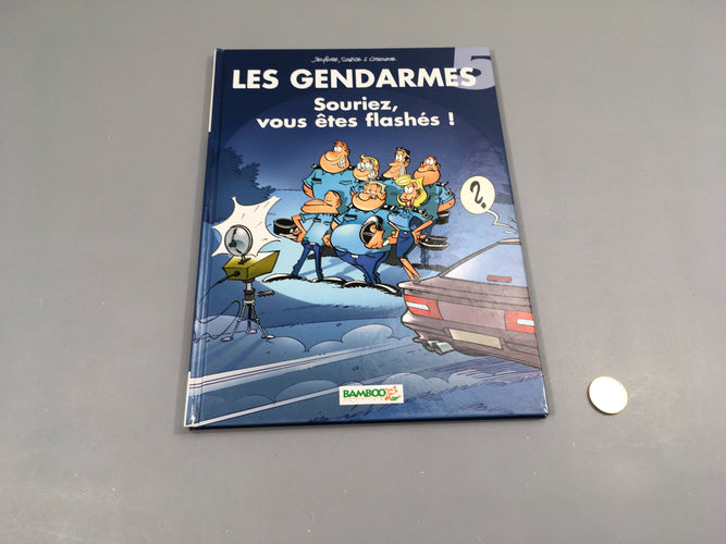 Les gendarmes  5 - Souriez, vous êtes flashés!, moins cher chez Petit Kiwi