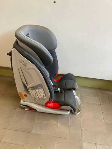 Siège-auto Isofix Advansafix III SICT groupe 1/2/3 gris  9-36kg + Housse de prote.ction bleu clair, moins cher chez Petit Kiwi