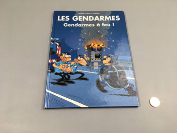 Les gendarmes  - gendarmes à feu!