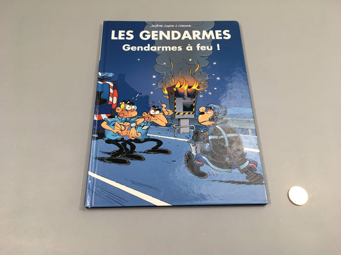 Les gendarmes  - gendarmes à feu!, moins cher chez Petit Kiwi