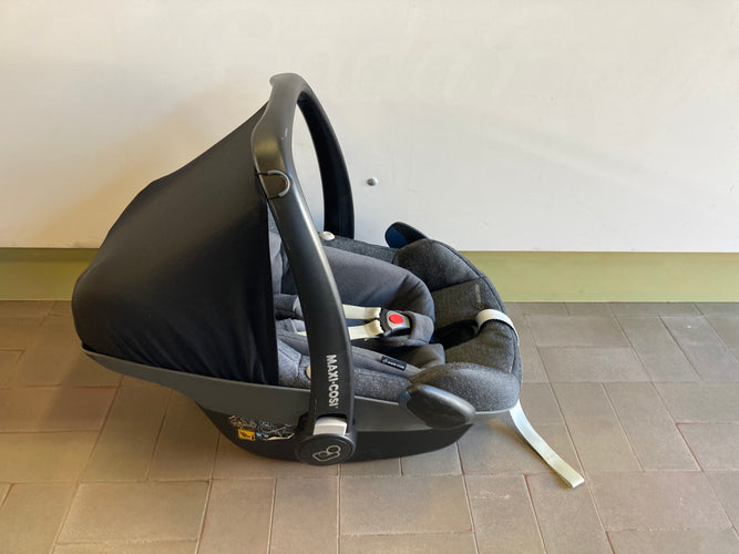 Poussette trio Quinny Buzz Xtra - siège Pebble Plus - nacelle pliable Black Devotion + accessoires, moins cher chez Petit Kiwi