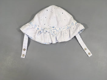 Chapeau bleu clair/blanc broderies, 41cm