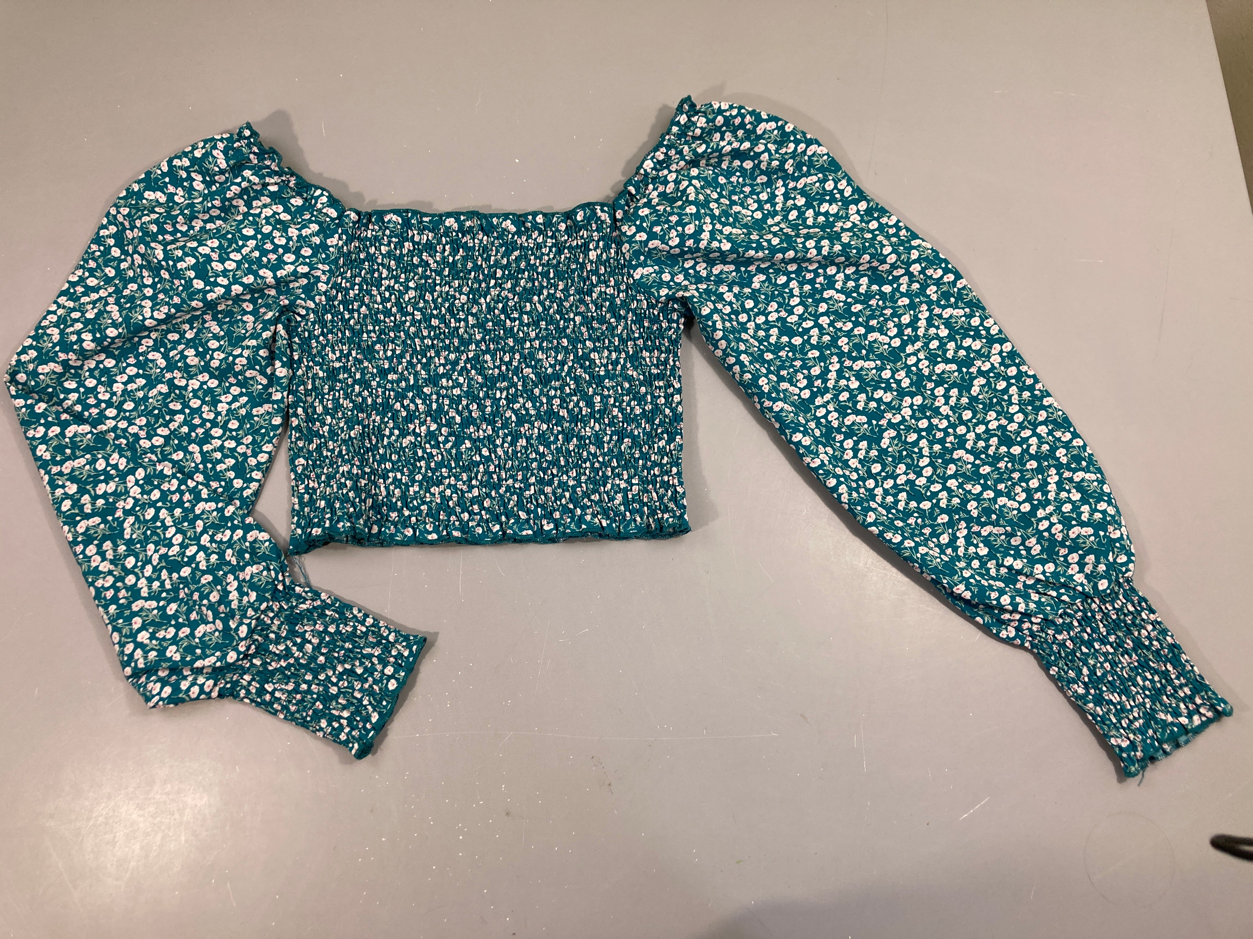 Top ml court bouffant vert fleurs