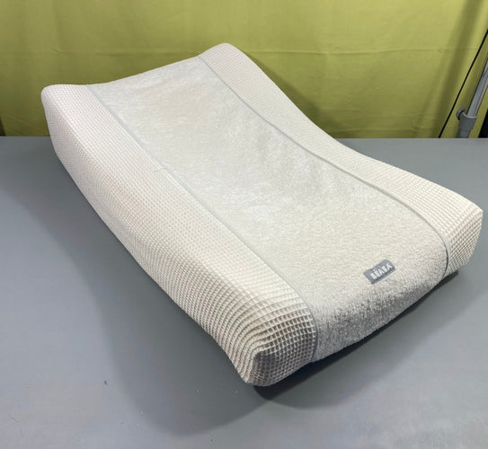 Matelas à langer incliné Béaba Sofalange + Housse sofalange (2 légères auréoles) Idéal en cas de reflux gastro oesophagiens!, moins cher chez Petit Kiwi