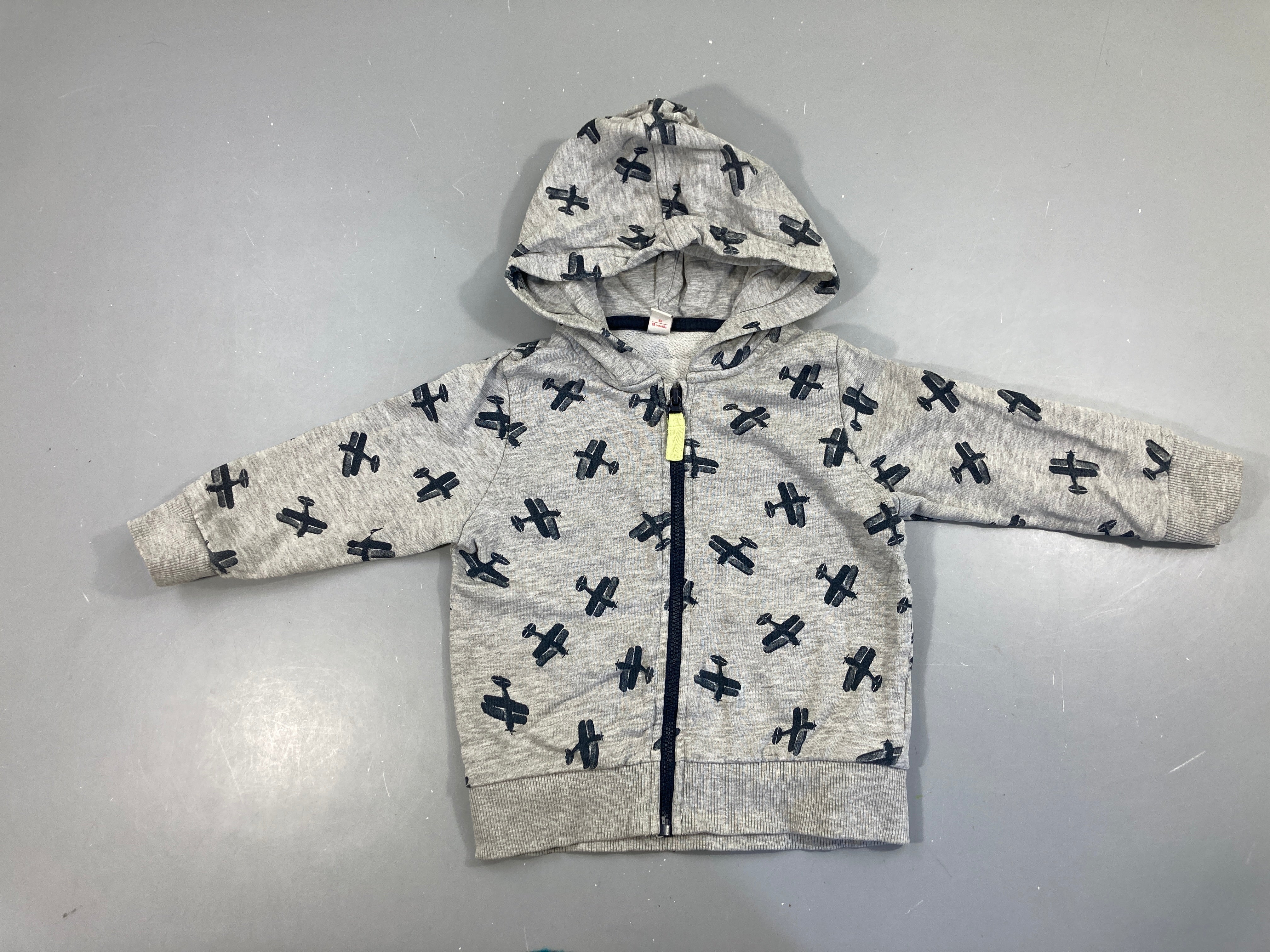 Sweat zippéà capuche gris chiné avions