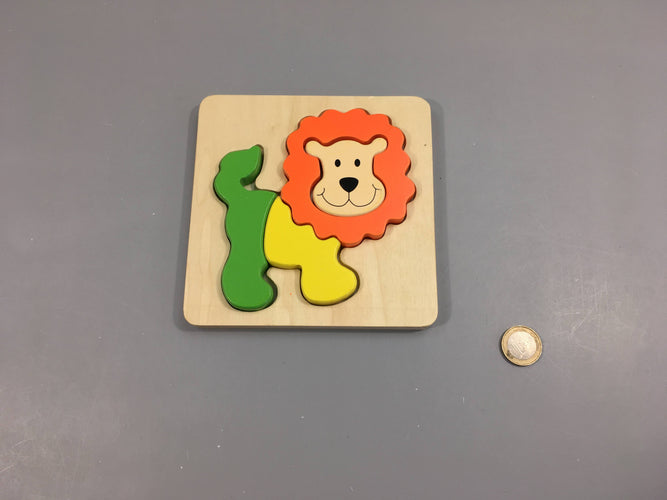 Planche puzzle en bois Lion, moins cher chez Petit Kiwi