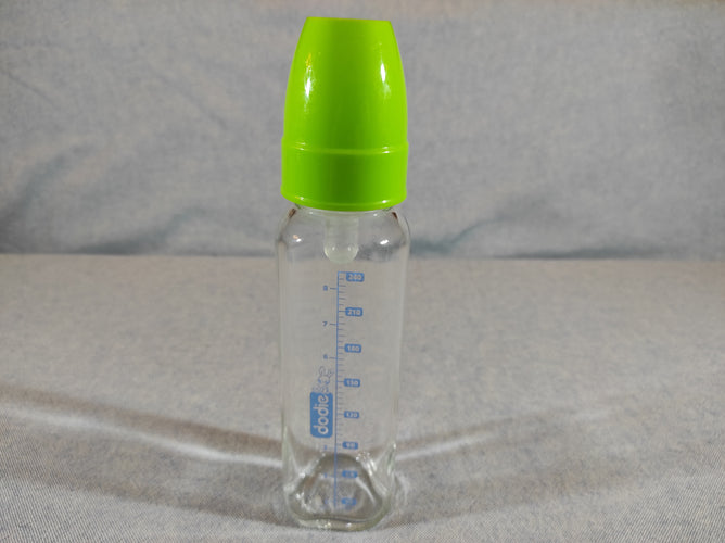 Biberon en verre Doddie, 240 ml capuchon vert, moins cher chez Petit Kiwi