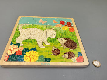 Planche puzzle bois, le jardin, chat hérissons