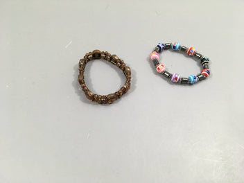 2 Bracelets brun-bleu/rose/rouge