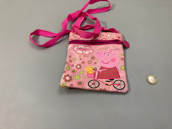 Sac bandouillère Peppa Pig, légèrement taché