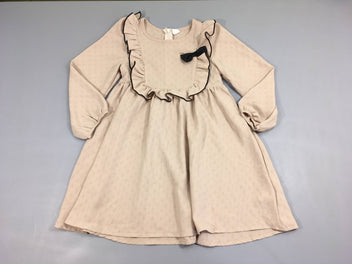 Robe m.l beige texturée ajourée froufrou bord noir noeud