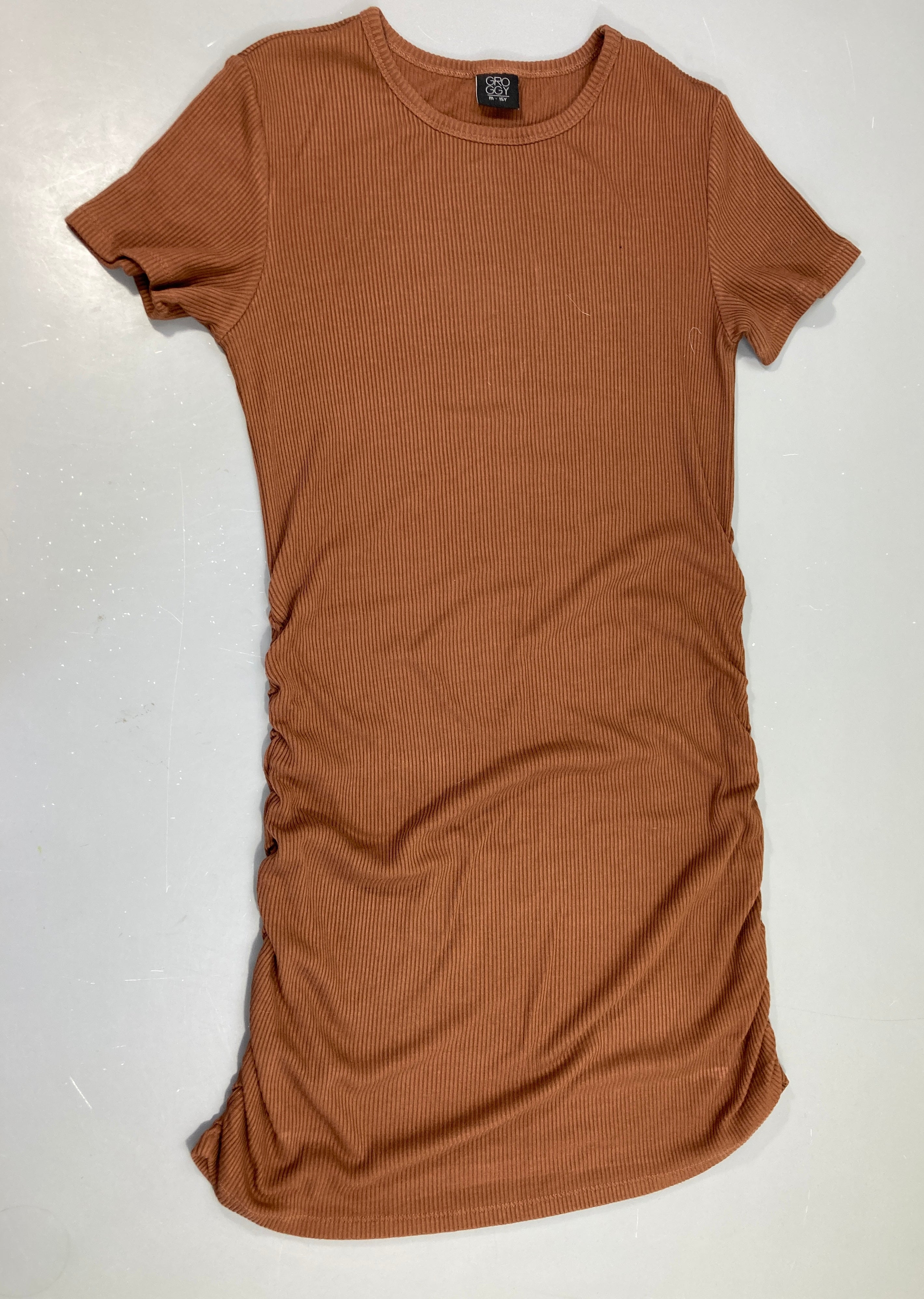 Robe m.c jersey côtelé brune froncée sur les côtés