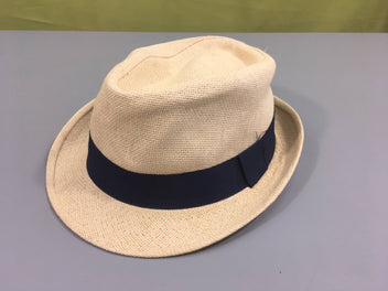 Chapeau en paille, ruban bleu foncé