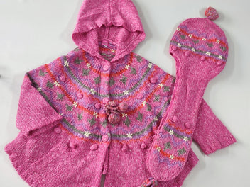 Gilet poncho rose à capuche pompons fleurs blanches + Bonnet écharpe 15% mohair