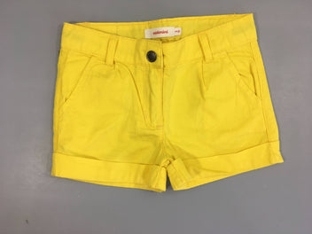 Short jaune à revers