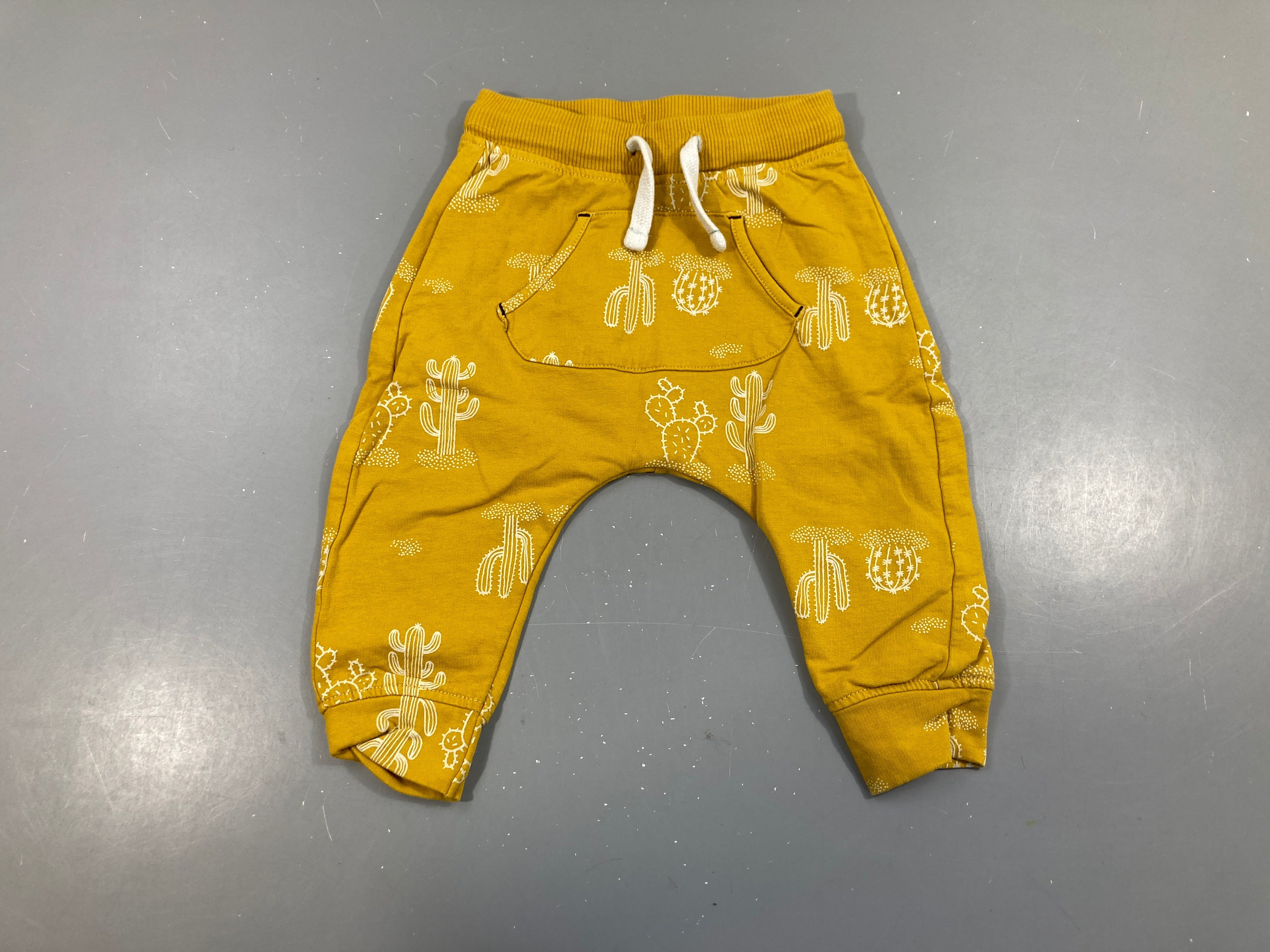 Pantalon molleton jaune cactus