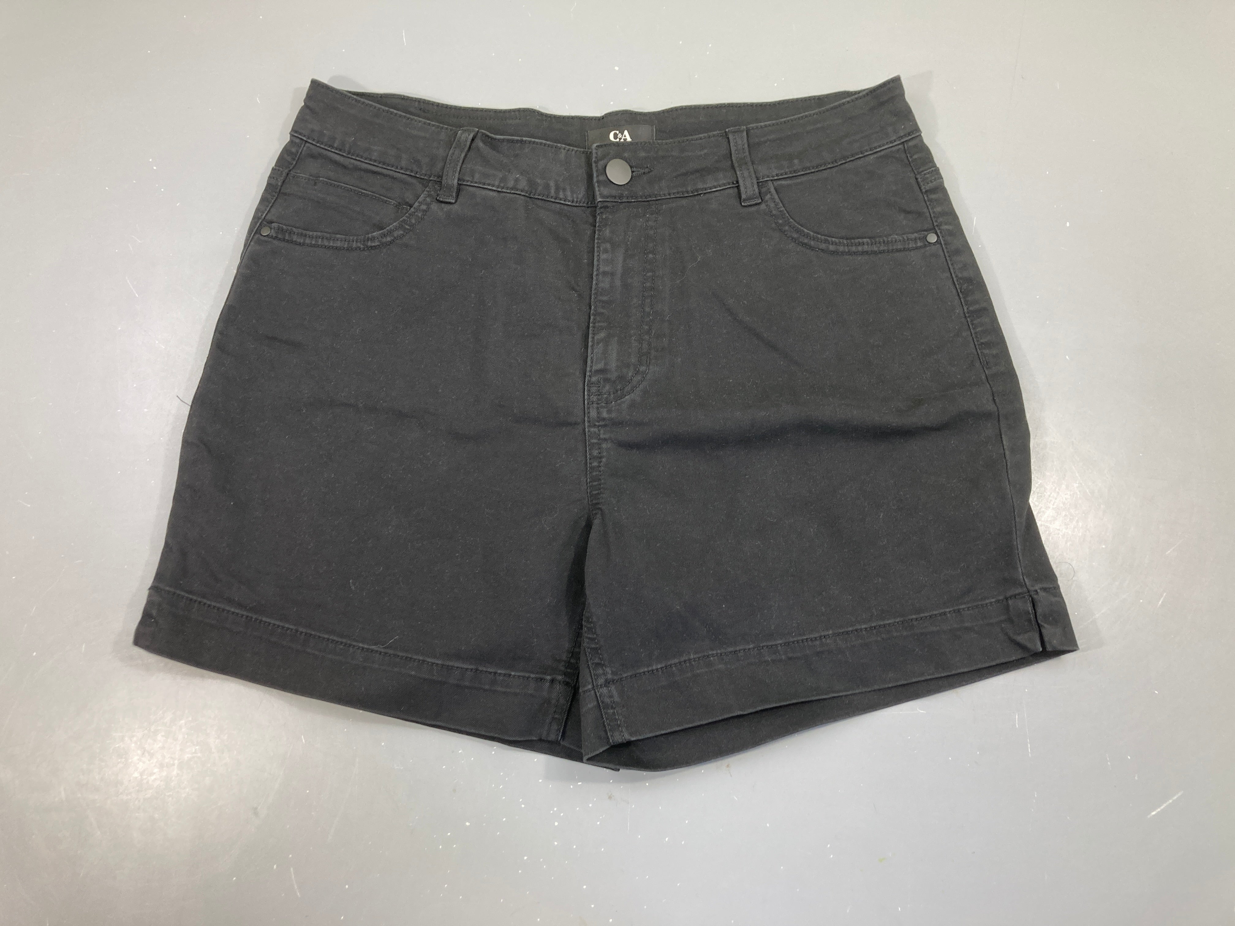 Short en jean noir 40