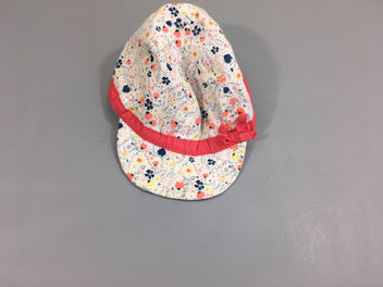 Casquette blanche à fleurs, ruban rose. Pas de taille indiquée