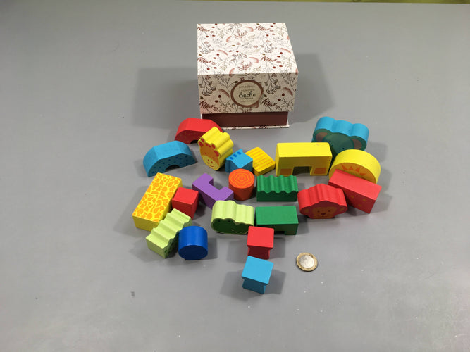 Lot de cubes en bois animaux multicolores, moins cher chez Petit Kiwi