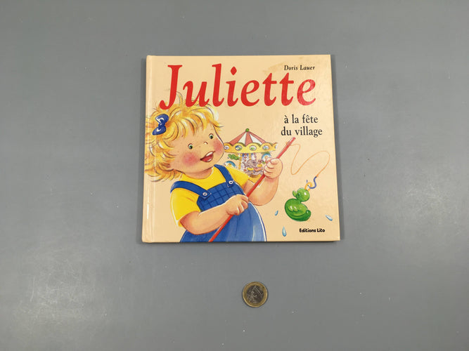 Juliette à la fête du village, moins cher chez Petit Kiwi