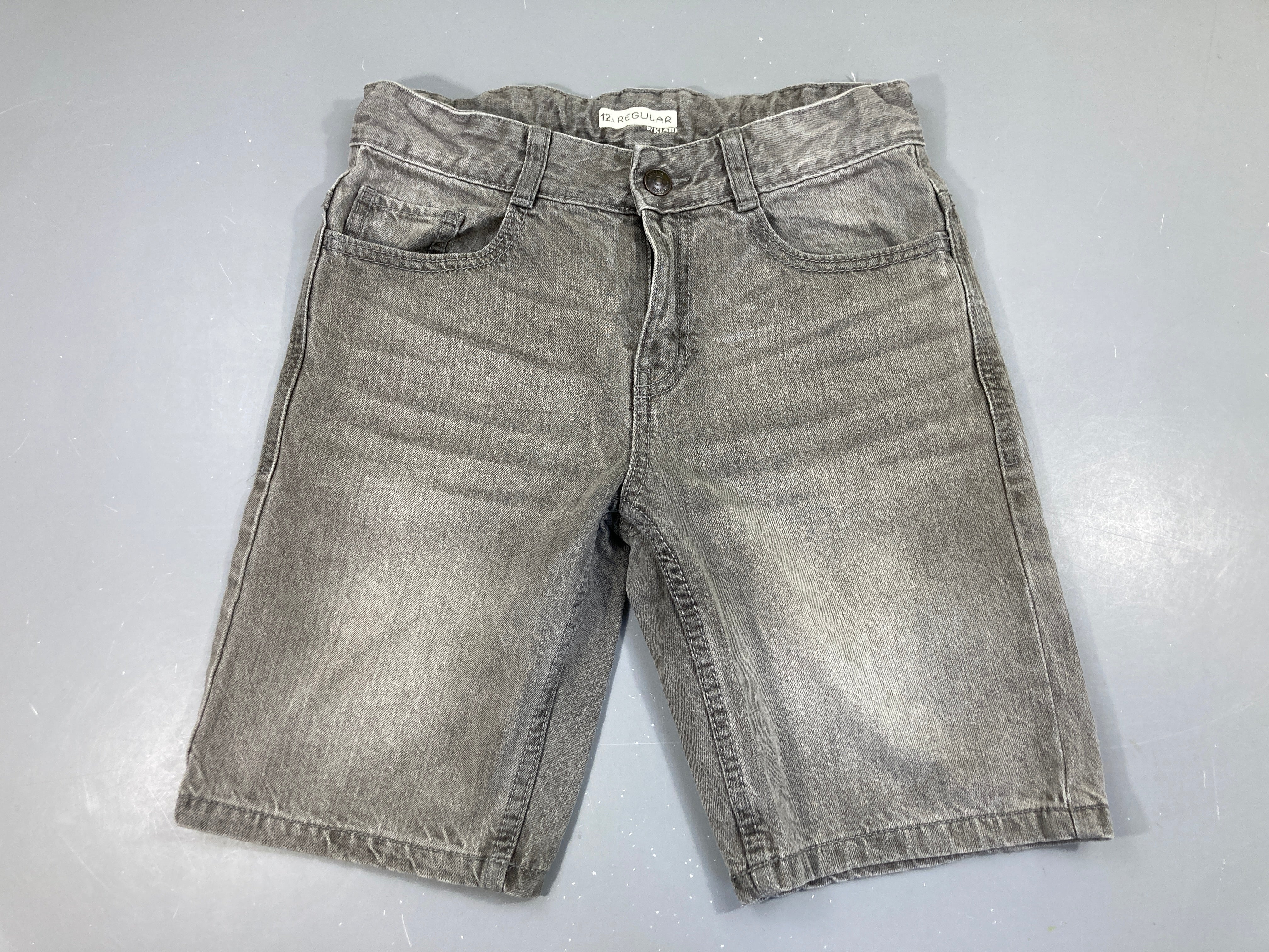 Bermuda en jean gris