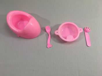 Set poupée, petit pot assiette et couverts