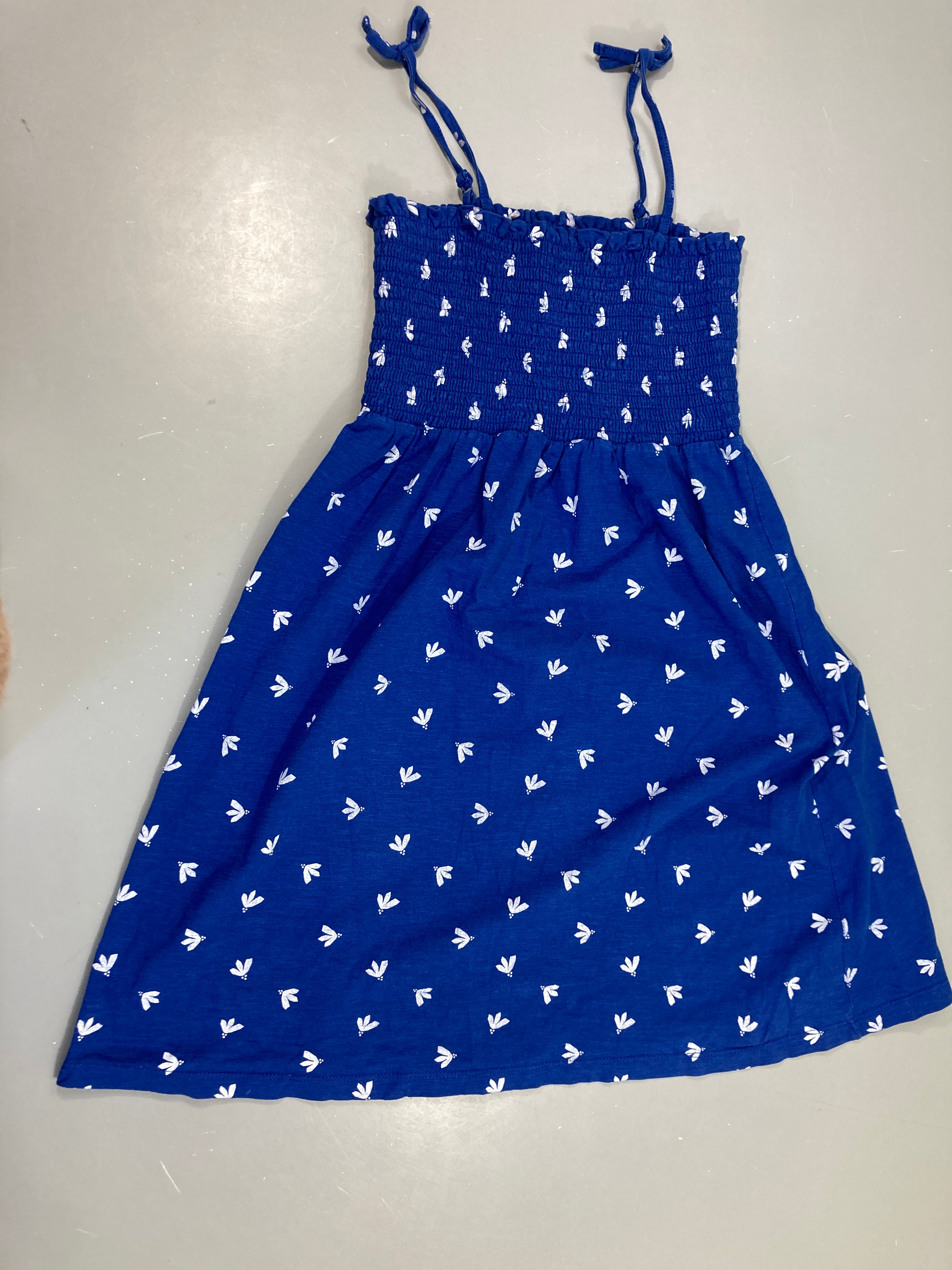 Robe s.m bleu fleurs blanches s.moks