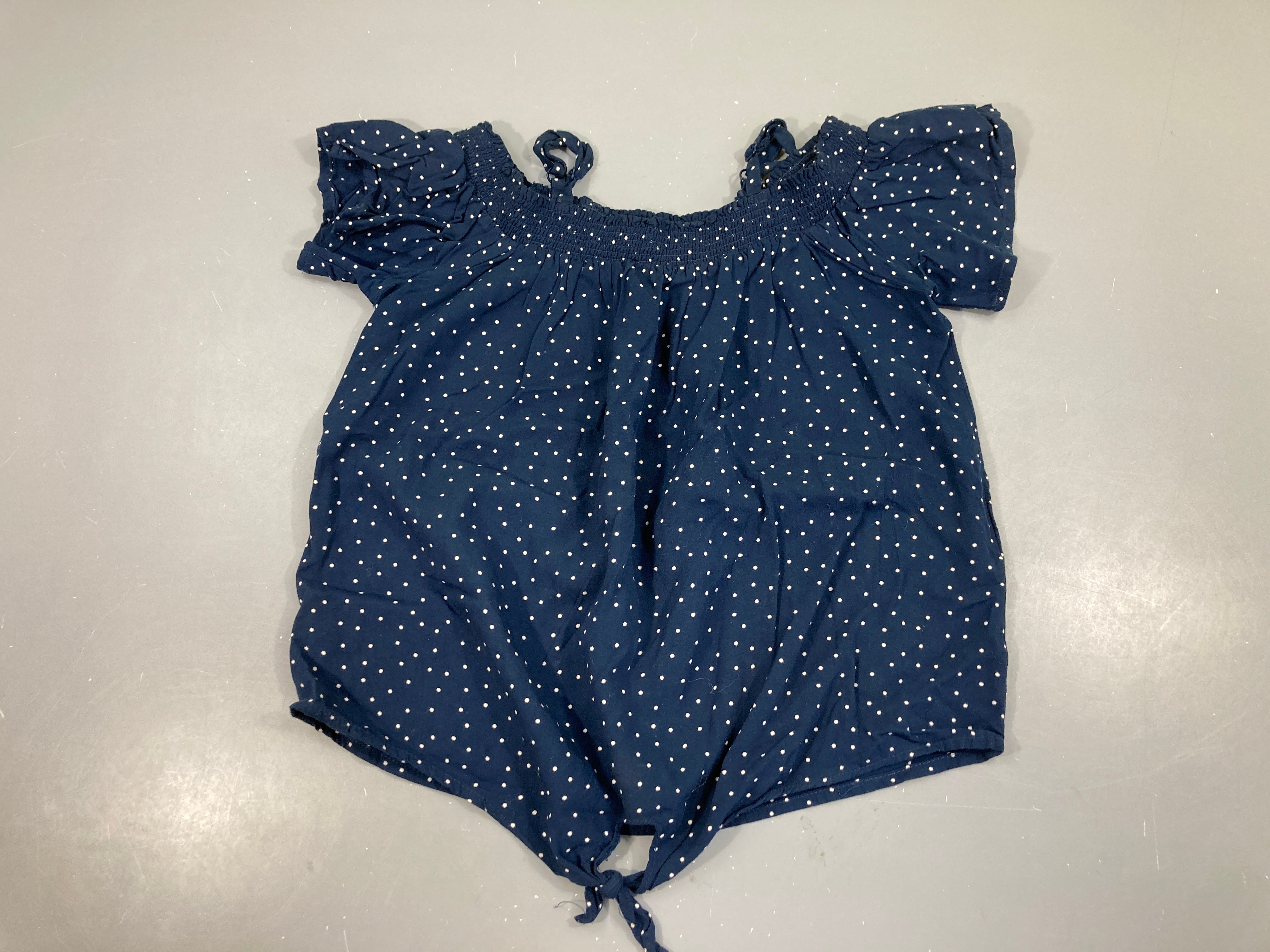 Blouse m.c bleu foncé pois blancs s.moks nouable