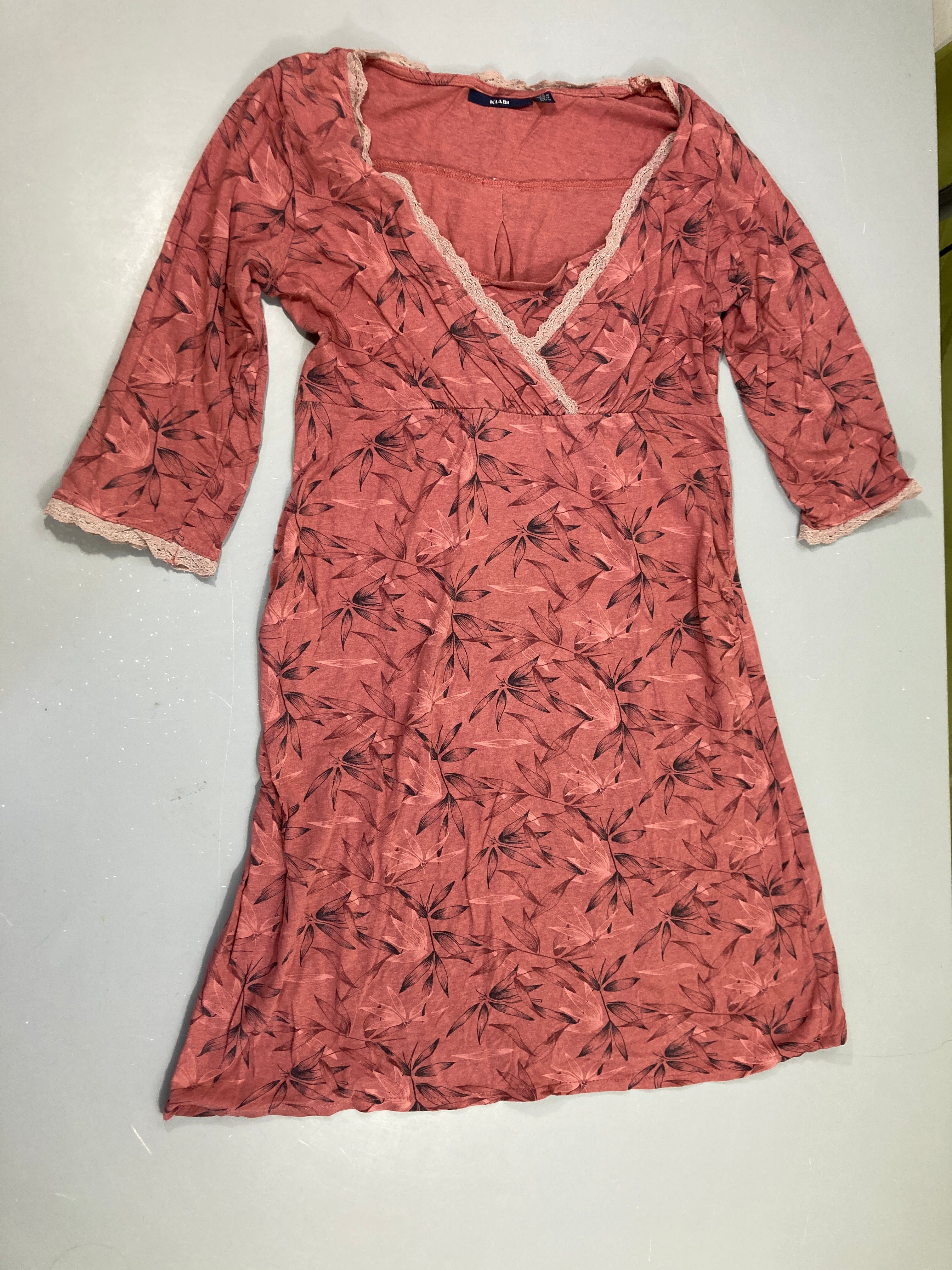 Robe de nuit vieux rose feuillage