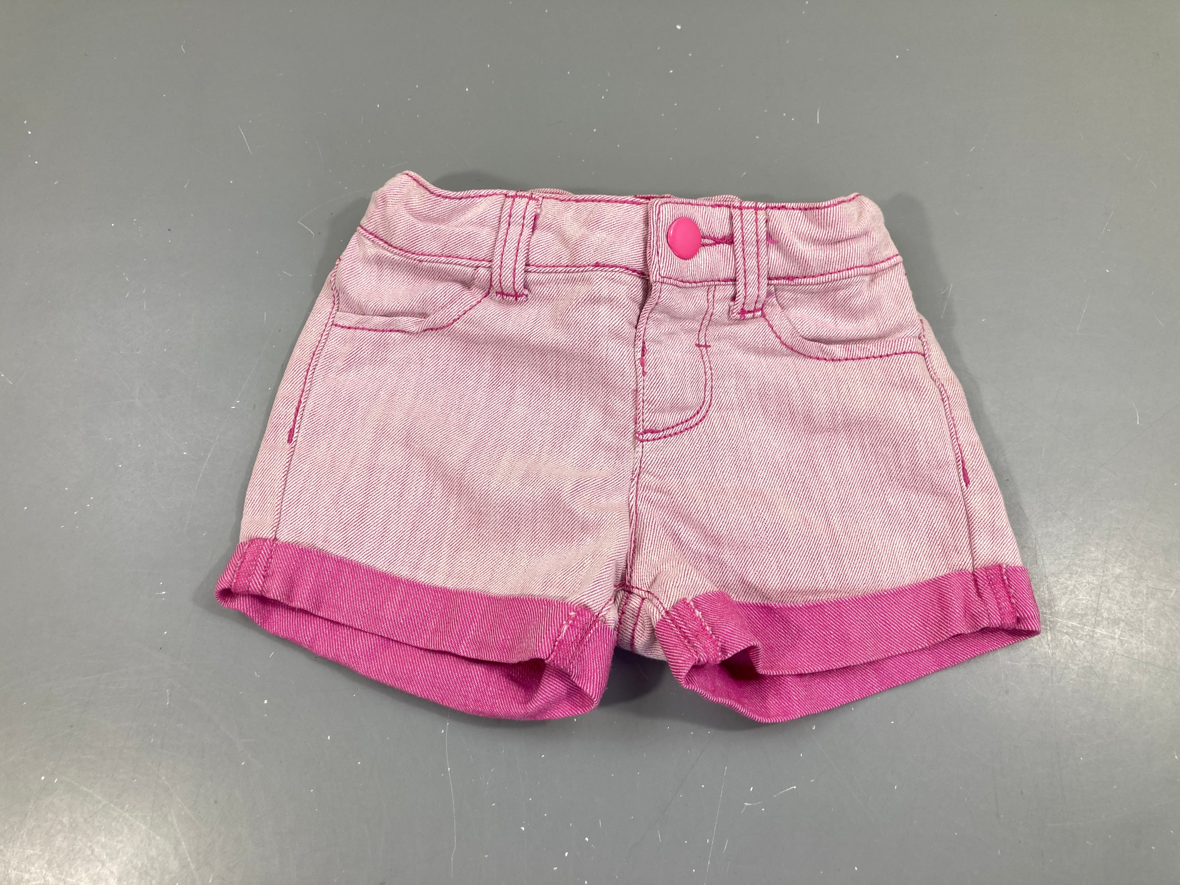 Short à revers en jean rose pâle